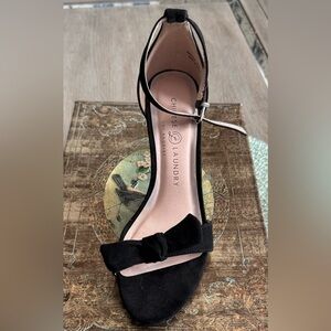 Chinese Laundry Black Heels with Bow Accent